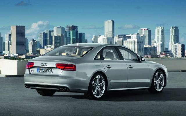 Audi S8 2012