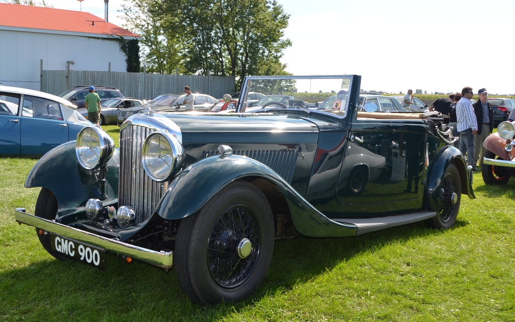 Superbe Bentley (circa 1935) avec conduite à droite.