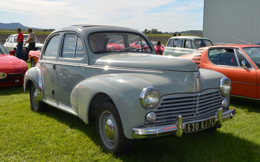 Une Peugeot 203, construite entre 1948 et 1960.