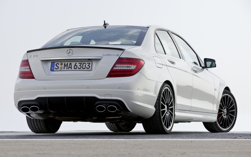 Mercedes- Benz C63 AMG 2012