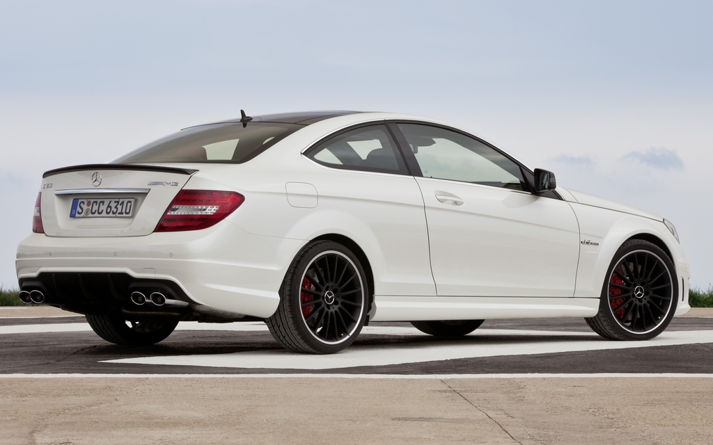 Mercedes- Benz C63 AMG 2012