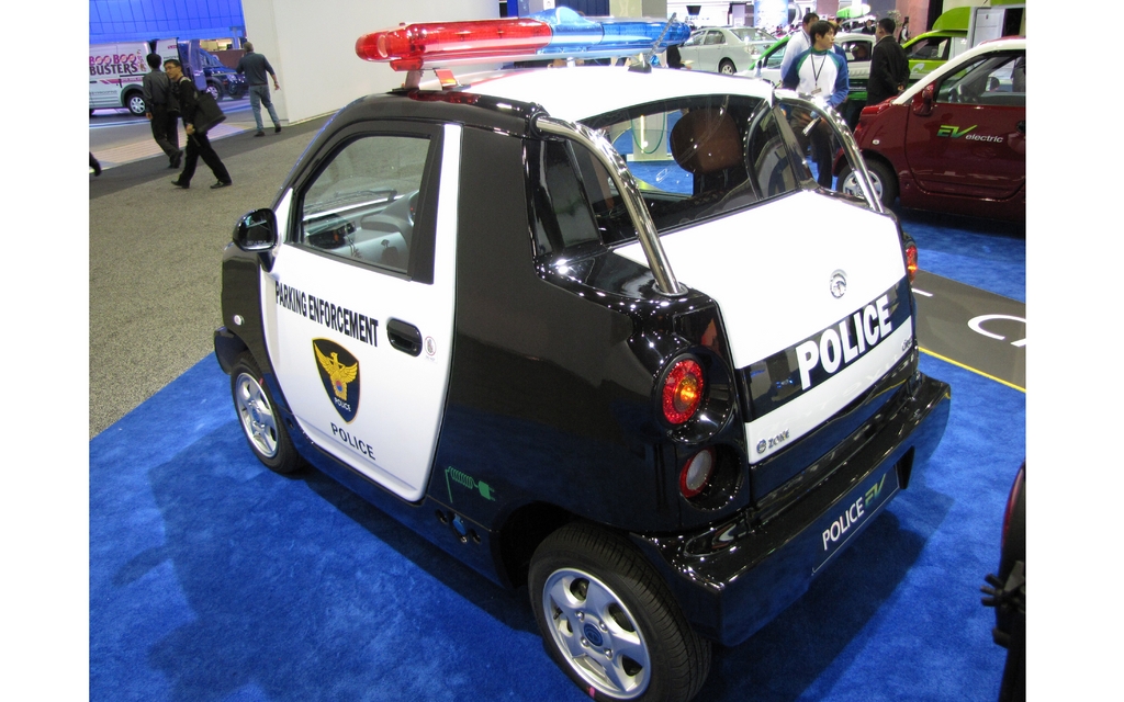 CT&T e-ZONE Police Car