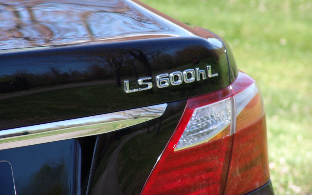 Lexus LS600h L 2011