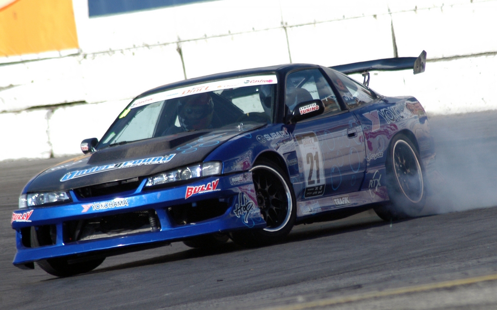 Drift, puissance et "show de boucane".