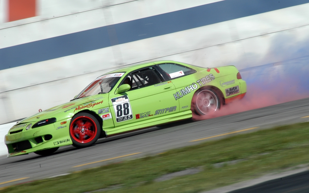 Drift, puissance et "show de boucane".