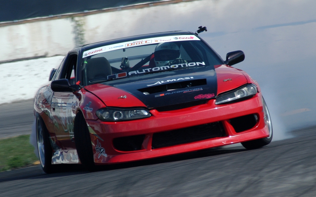 Drift, puissance et "show de boucane".