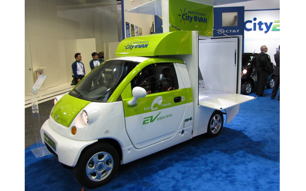 CT&T e-VAN City