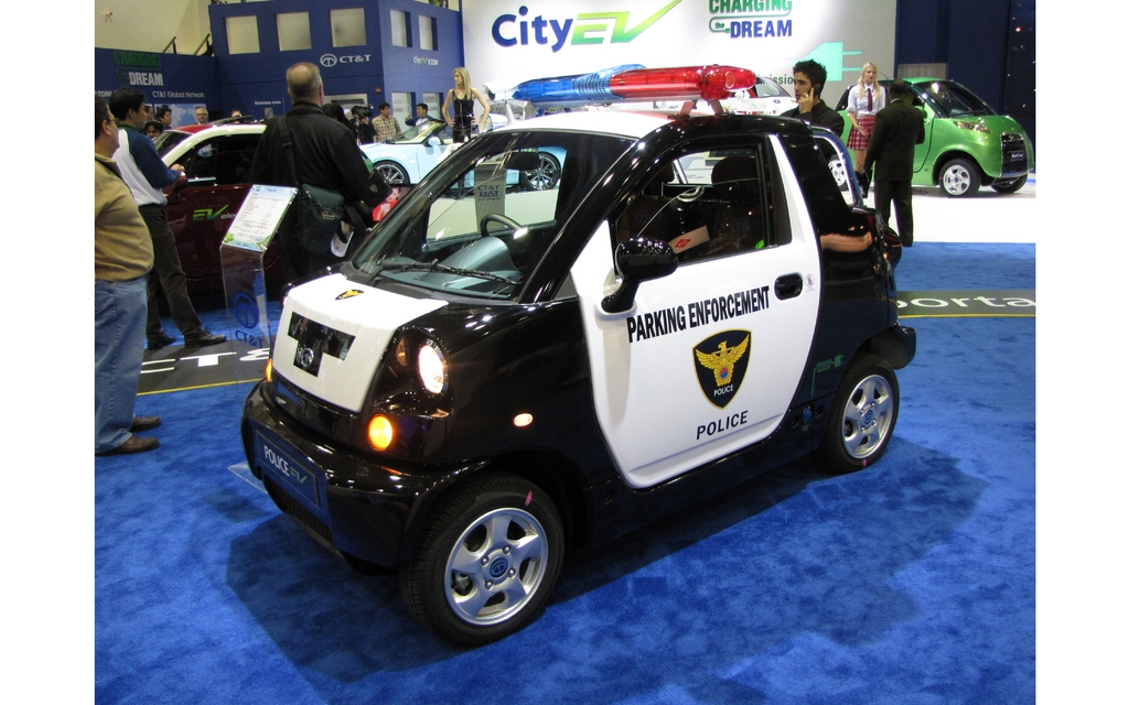 CT&T e-ZONE Police Car