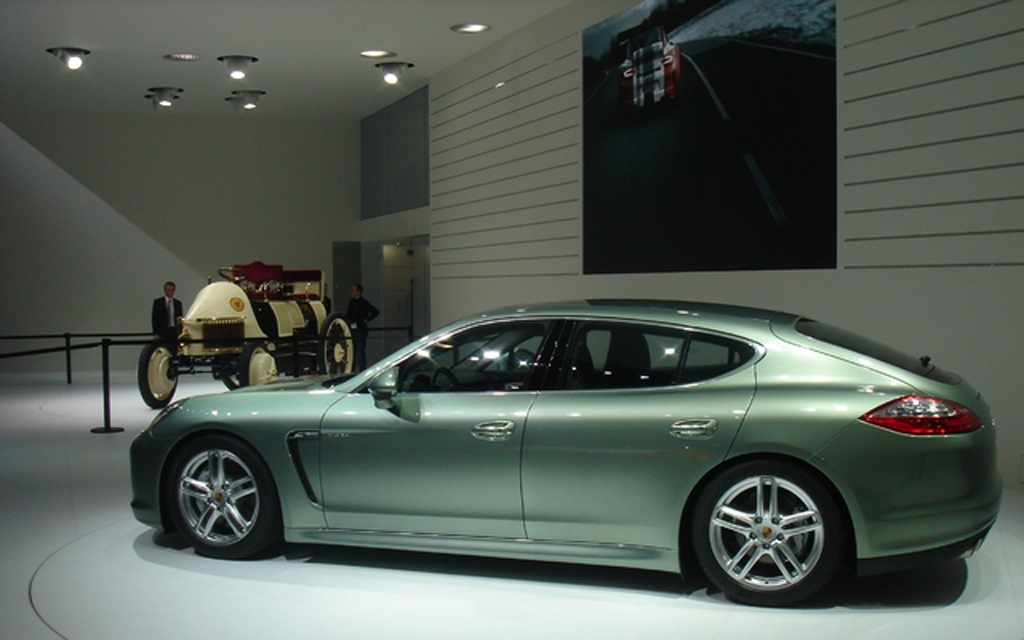 Porsche Panamera S Hybrid et Semper Virus