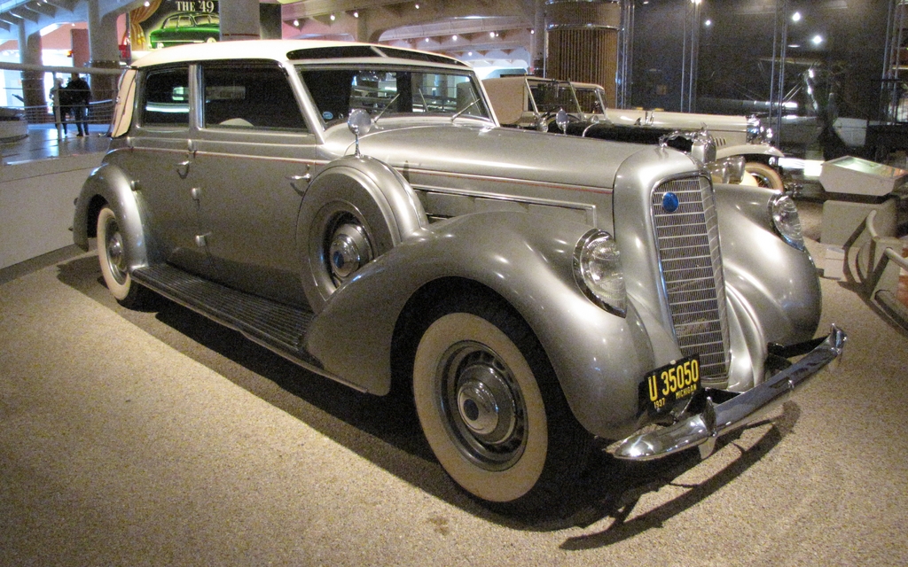 1937 Lincoln Touring Cabriolet