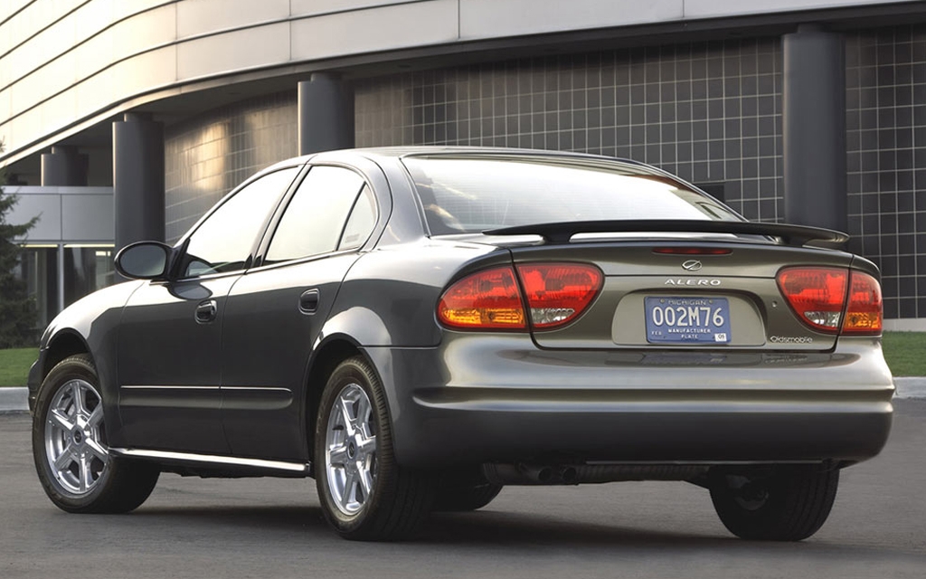 Oldsmobile Alero 2004