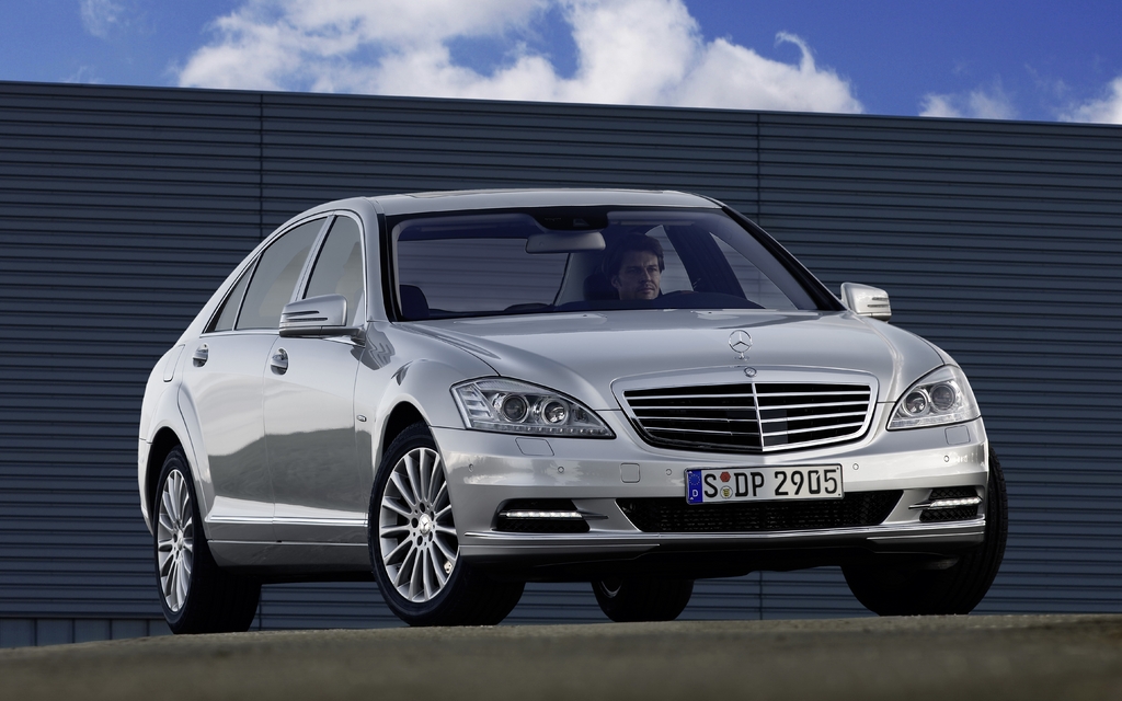 Mercedes-Benz S-Class S350 BlueTEC 4MATIC 2012