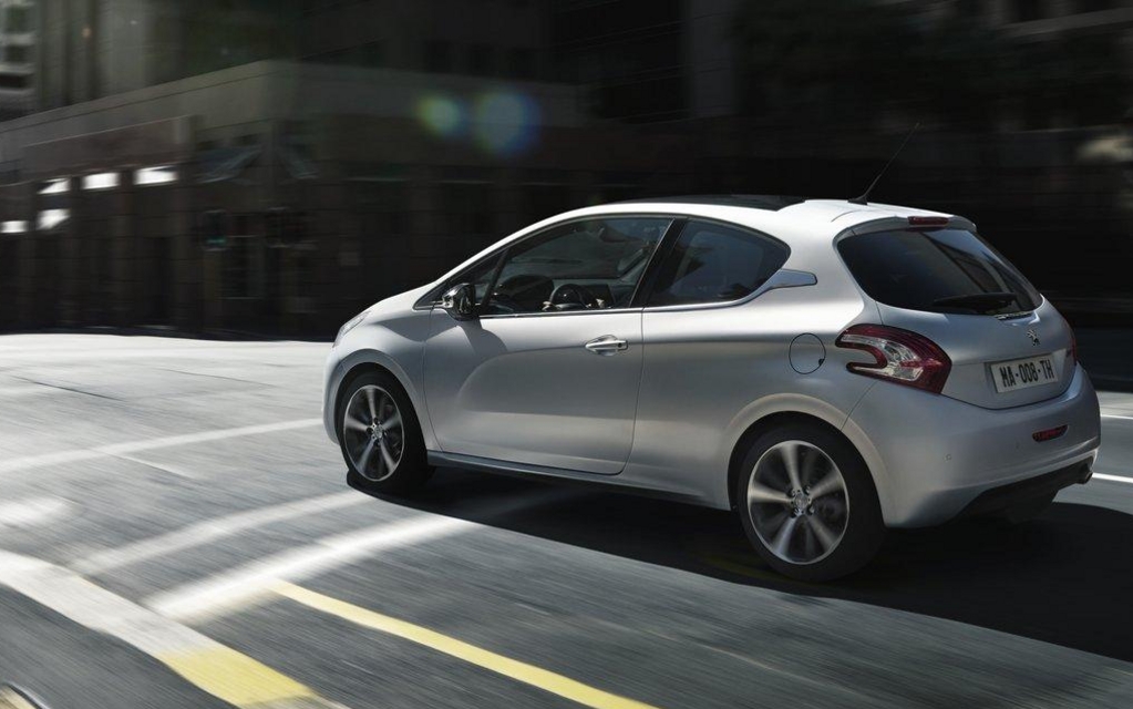 Peugeot 208 2012