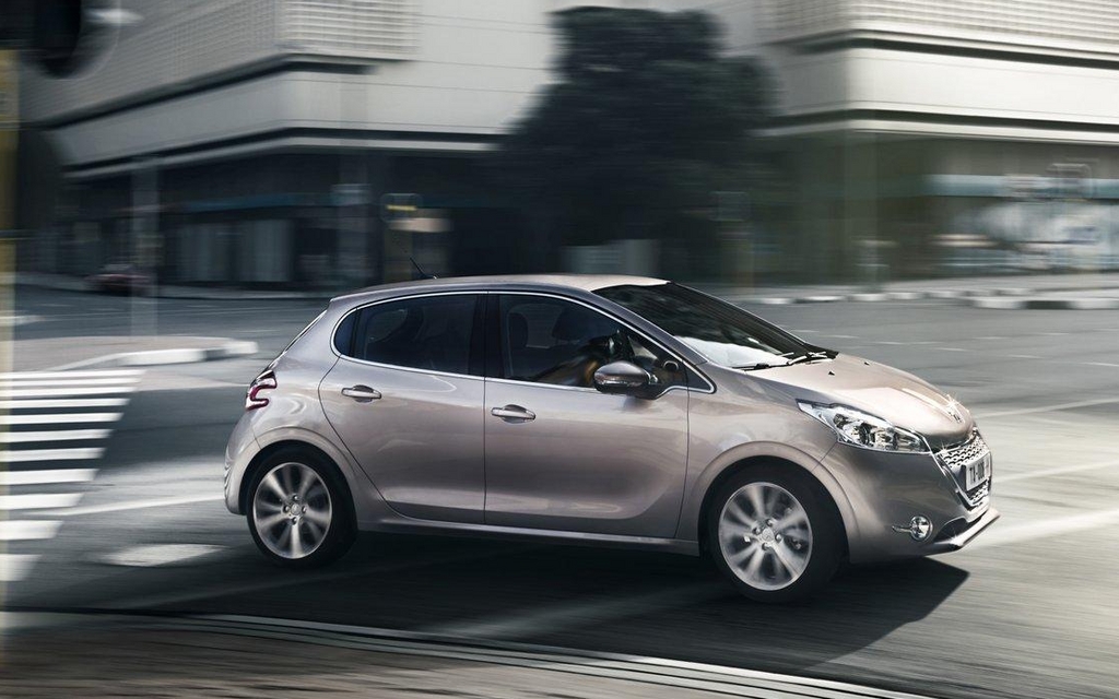 Peugeot 208 2012