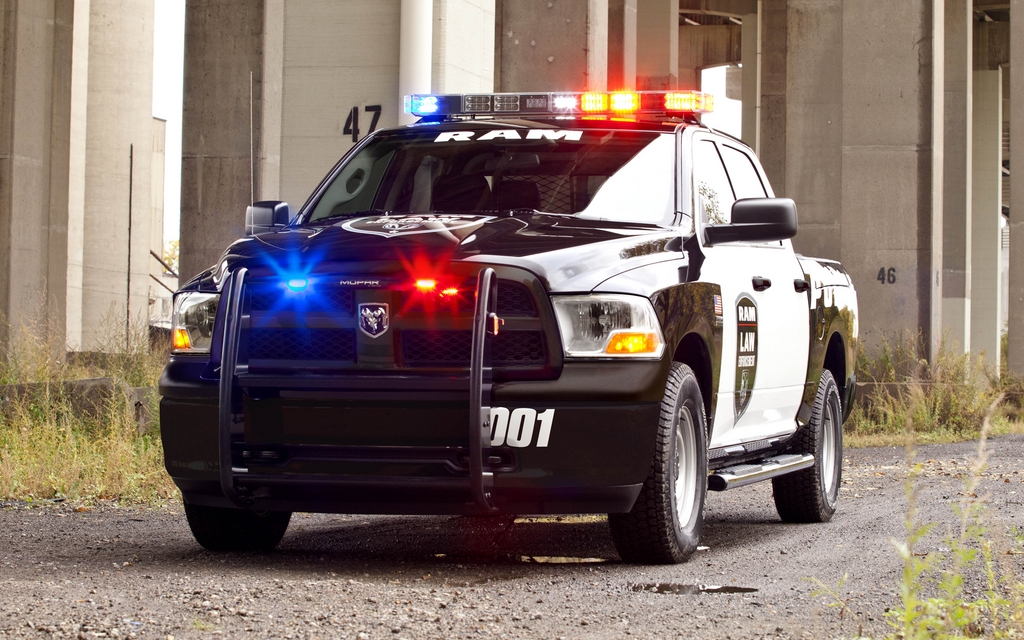 RAM 1500 Crew Cab 4x4 Special Services Police Truck
