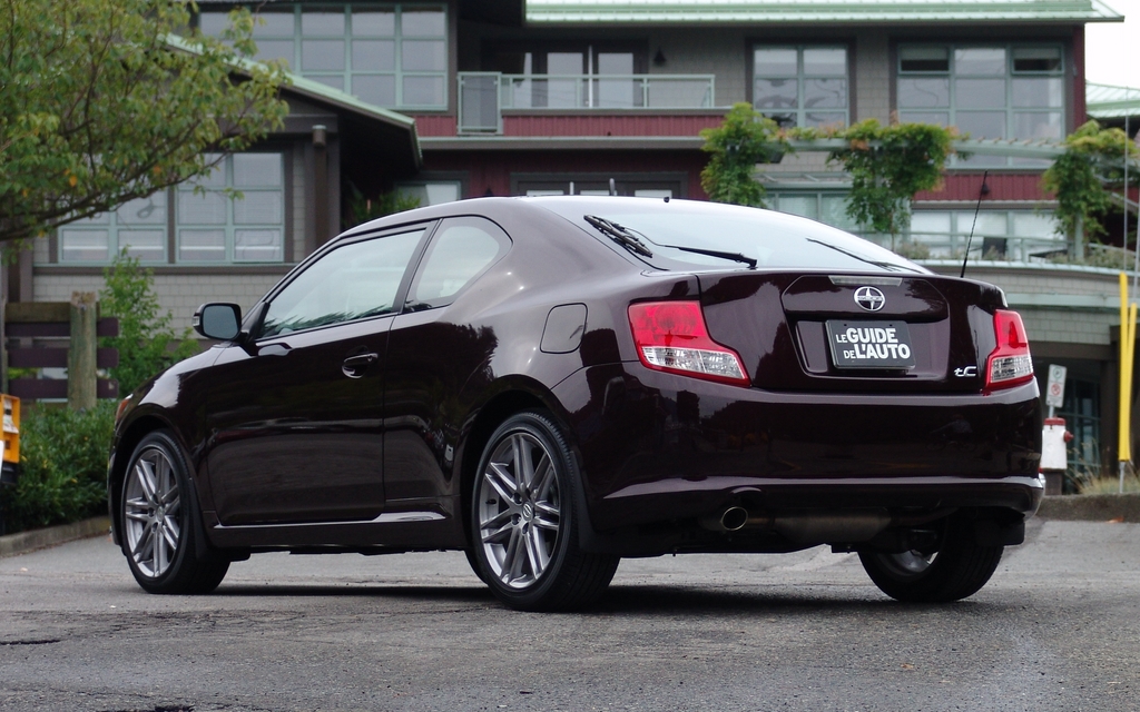 Scion tC 2011