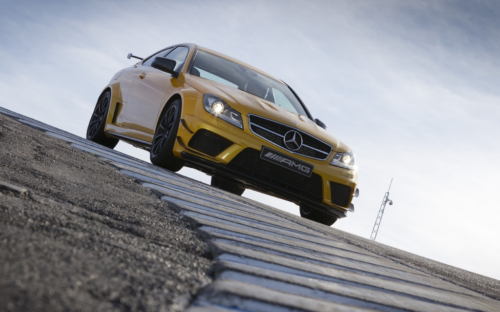 La couleur s'appelle "Solar Beam" ou rayon de soleil