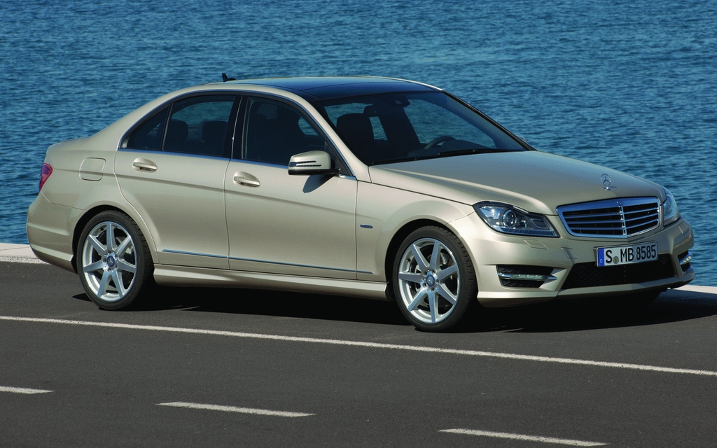 Mercedes-Benz C250 4MATIC, C300 4MATIC et C350 4MATIC