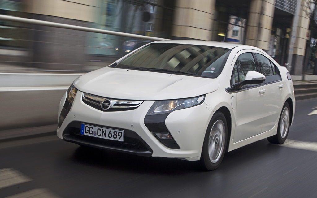 Opel Ampera 2012