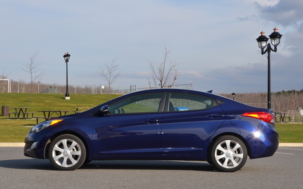 Hyundai Elantra Limited 2012