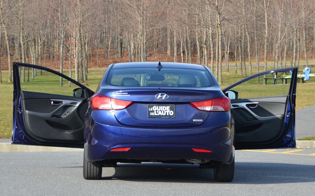 Hyundai Elantra Limited 2012