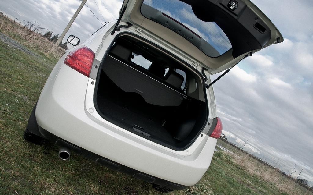 2012 Nissan Rogue Reliable Rational Reasonable But Roguish 10 10