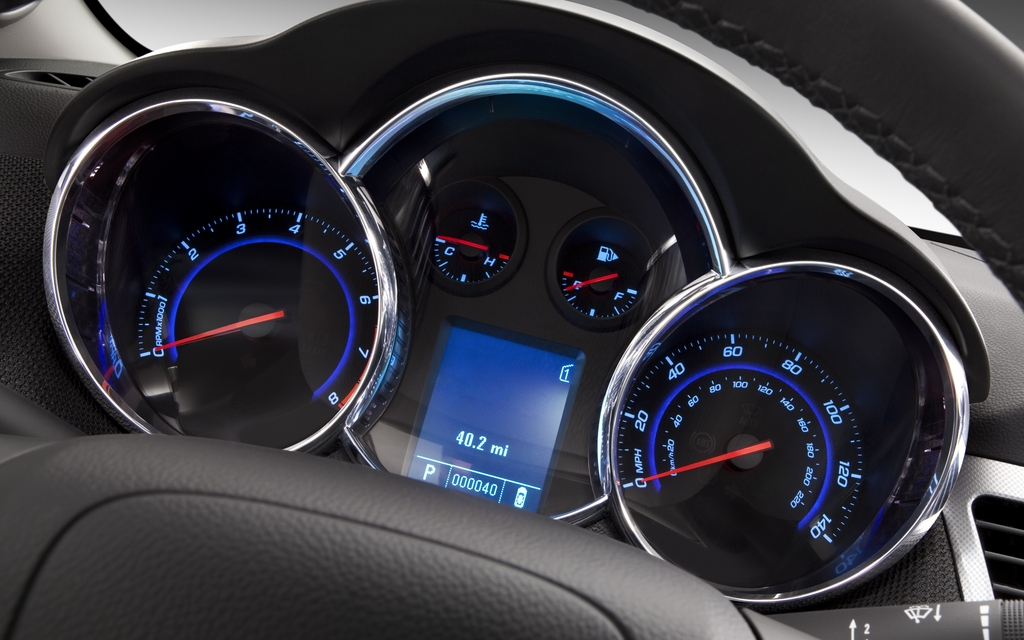 Chevrolet Cruze: A typical compact car instrument cluster 