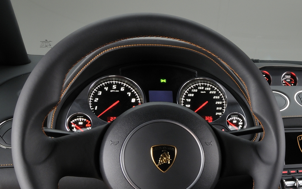 Lamborghini Gallardo LP 560-4 Bicolore: Living up to its reputation 