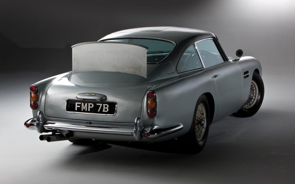 Aston Martin DB5 1964 de James Bond