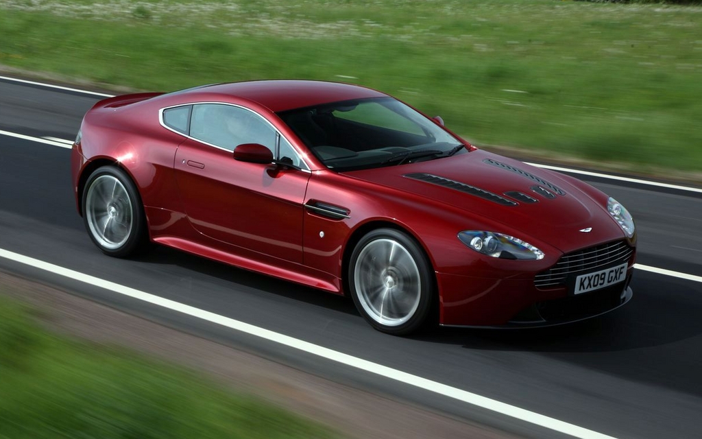 Coupé Aston Martin V12 Vantage 2012