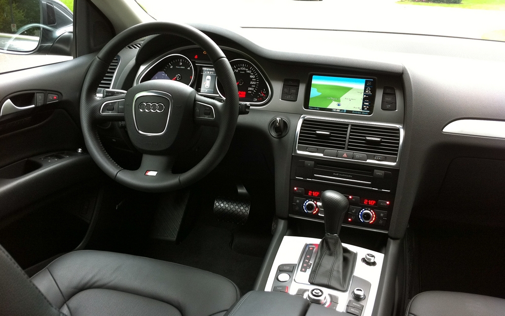 The Audi Q7’s cockpit offers exceptional materials, fit and finish.