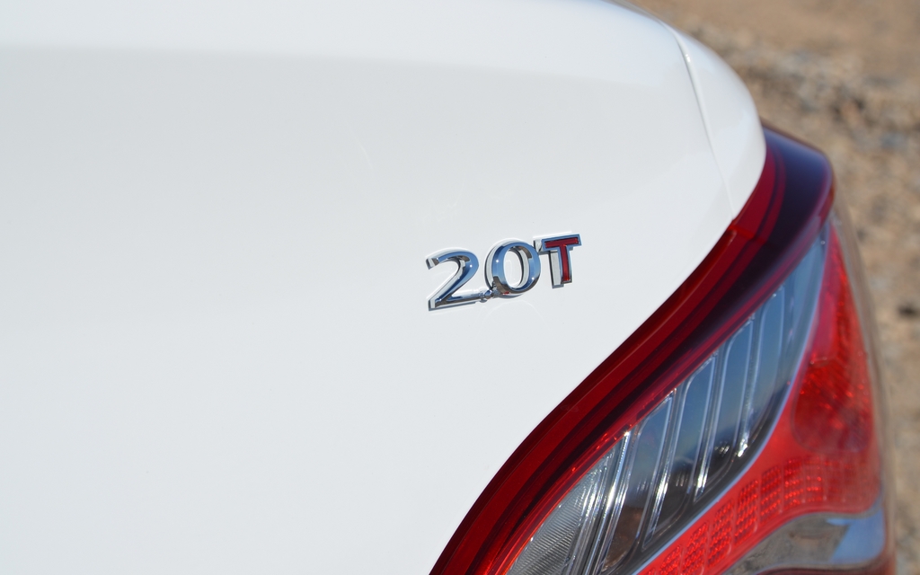 Hyundai Genesis Coupé 2.0T 2013