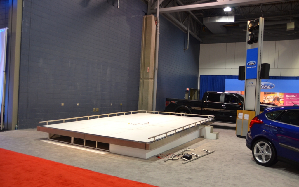 Police, police! On a volé une auto!