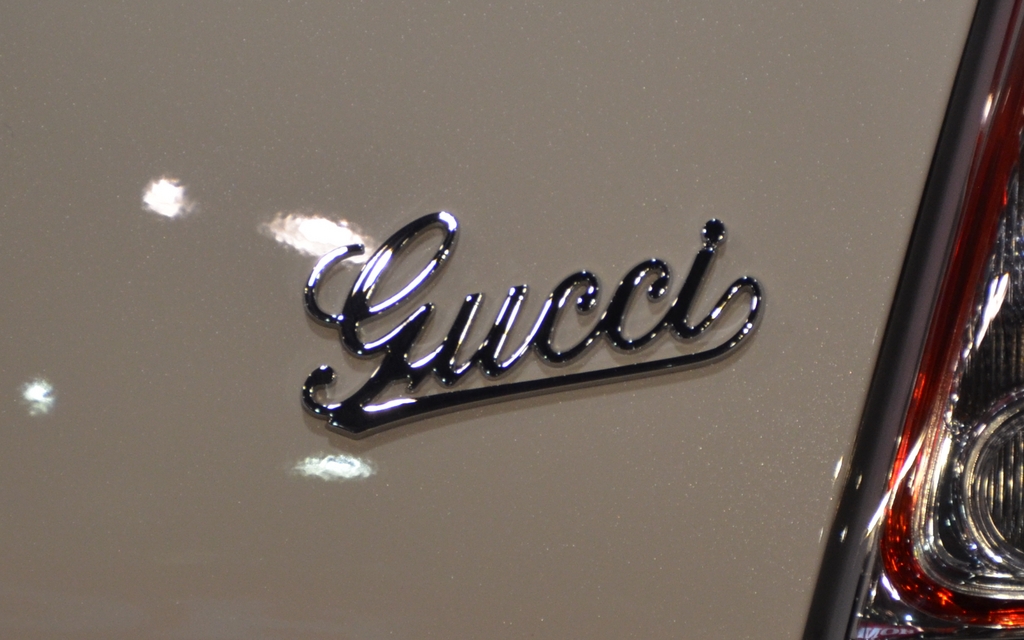 Mais qu'est-ce que Gucci vient faire dans un salon de l'auto?