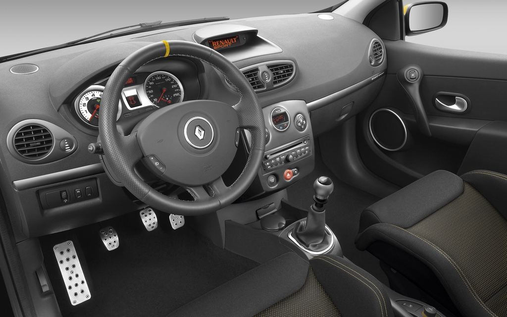 Renault Clio R.S. Red Bull Racing RB7 