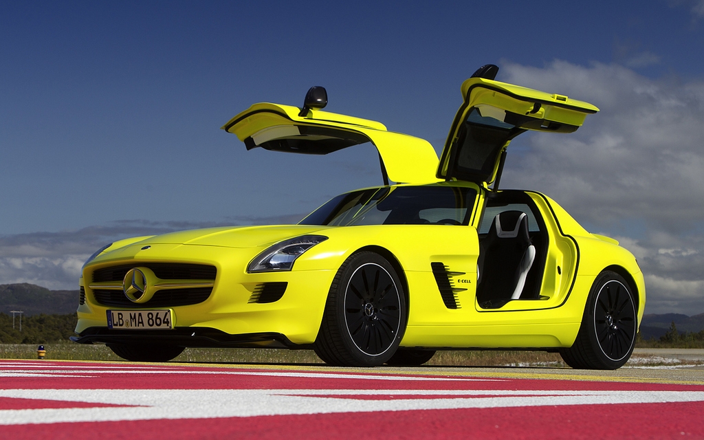 La SLS E-Cell électrique développée par AMG sera lancée en 2013