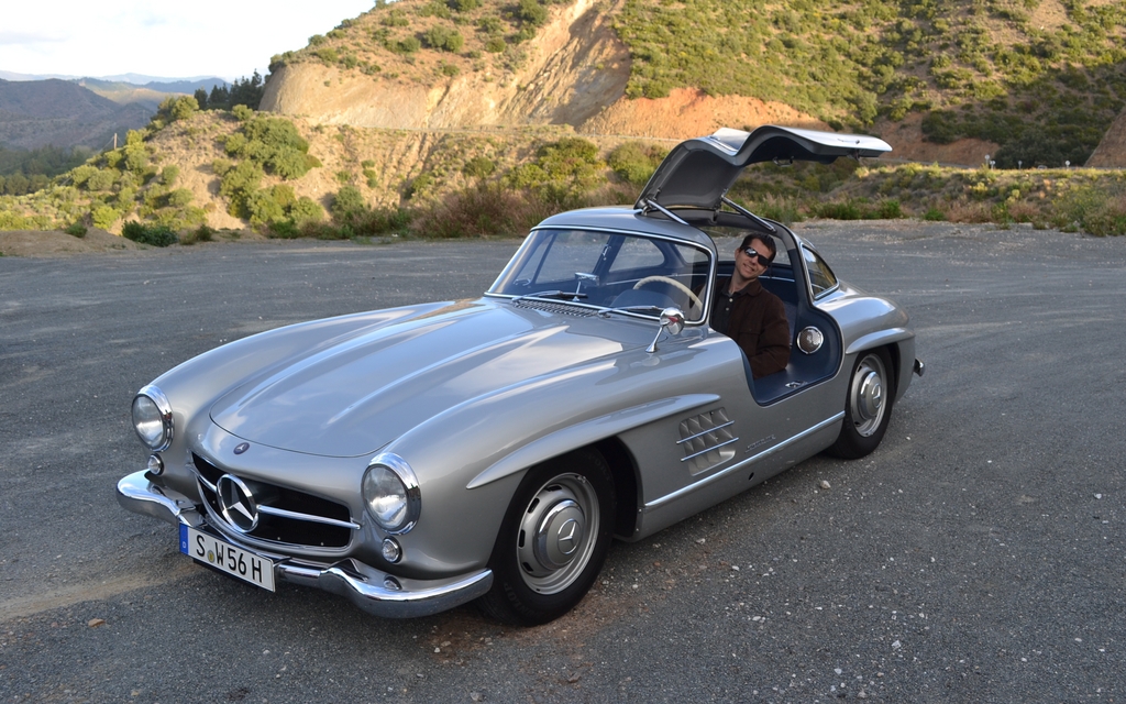 Sylvain Raymond at the wheel of an Mercedes-Benz SL Gullwing 1954