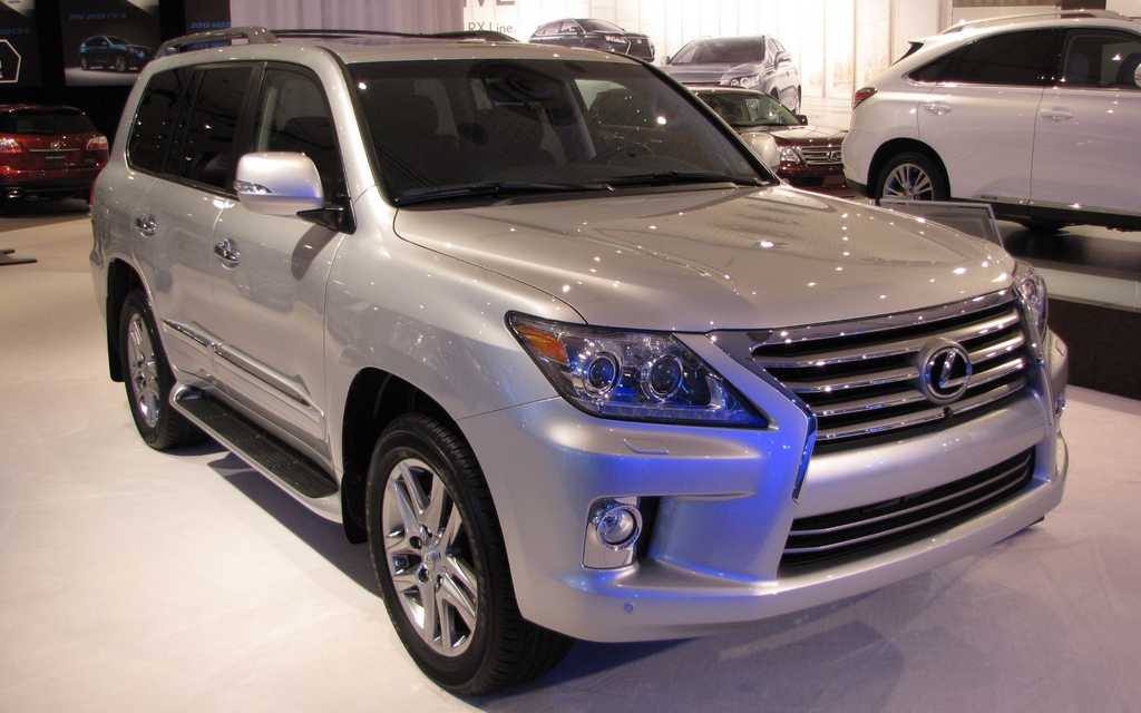Lexus LX 2013
