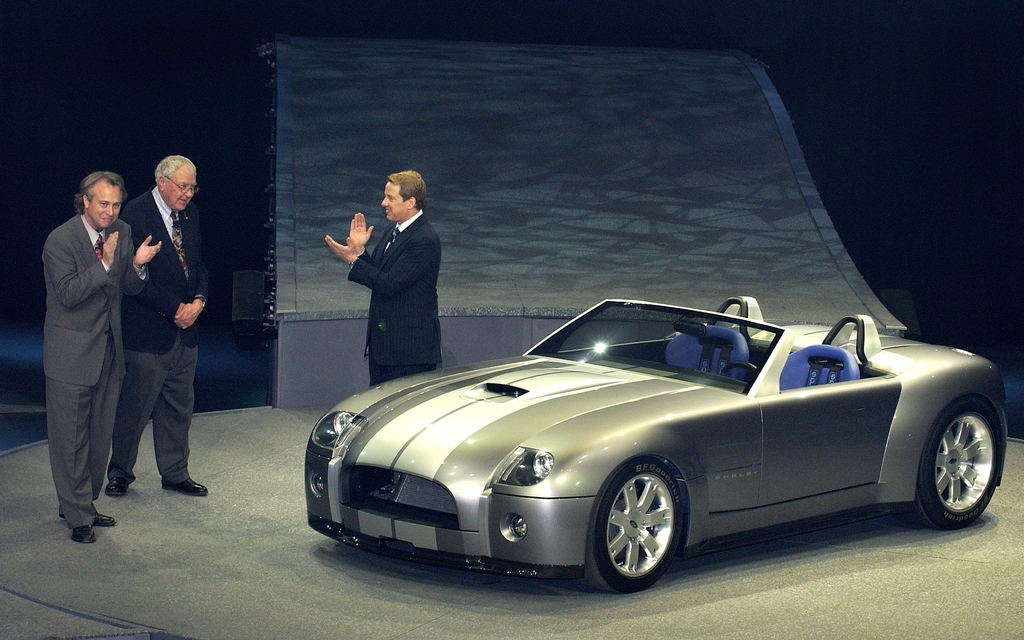 2004 - Dévoilement de la Ford Shelby Cobra concept 