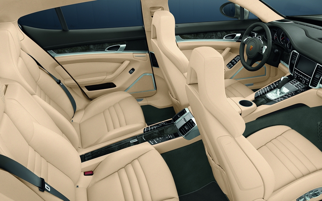 4 places en première classe