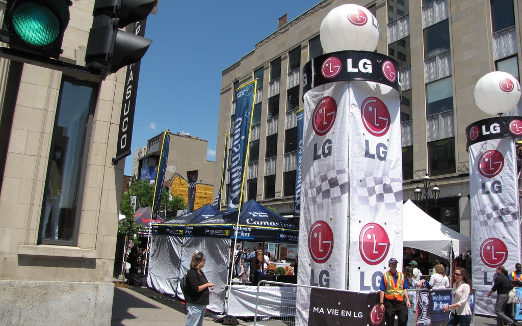 LG commanditaire des activités sur la rue Crescent