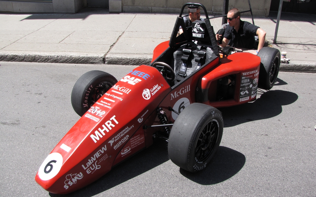 Voiture de compétition du McGill Hybrid Racing Team