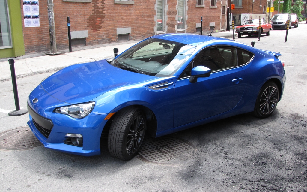 Subaru BRZ sur St-Laurent