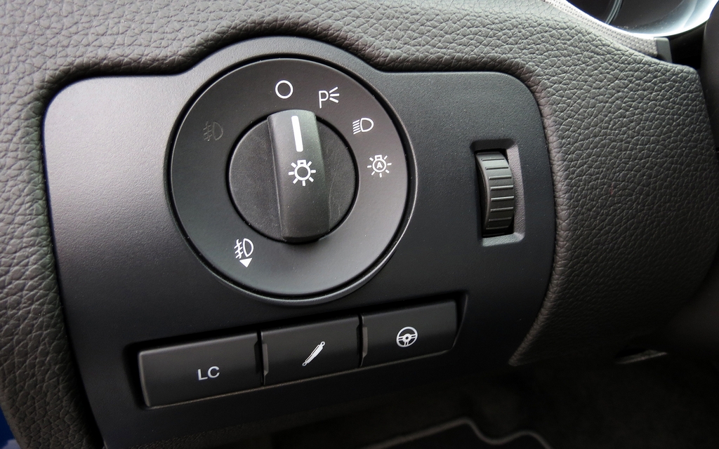 Below are the buttons for the launch control, dampers and power steering