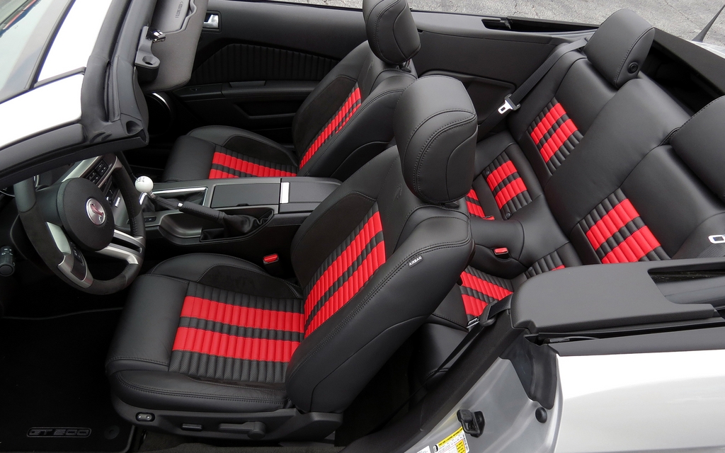 The convertible Shelby GT500’s passenger compartment