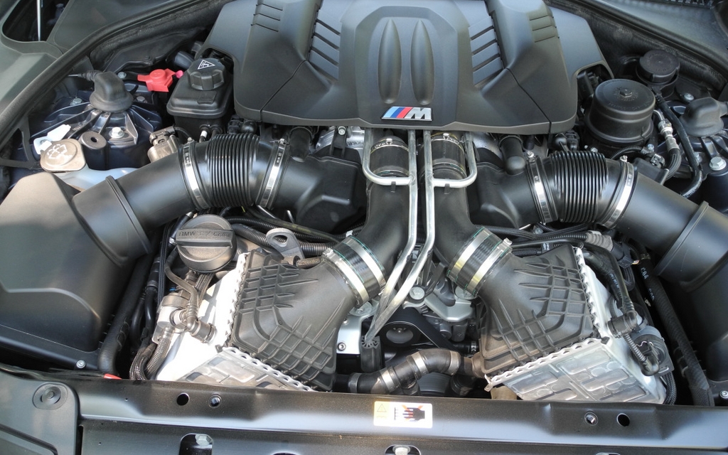 Ce moteur V8 de 4,4 litres à double turbo produit  560 chevaux !