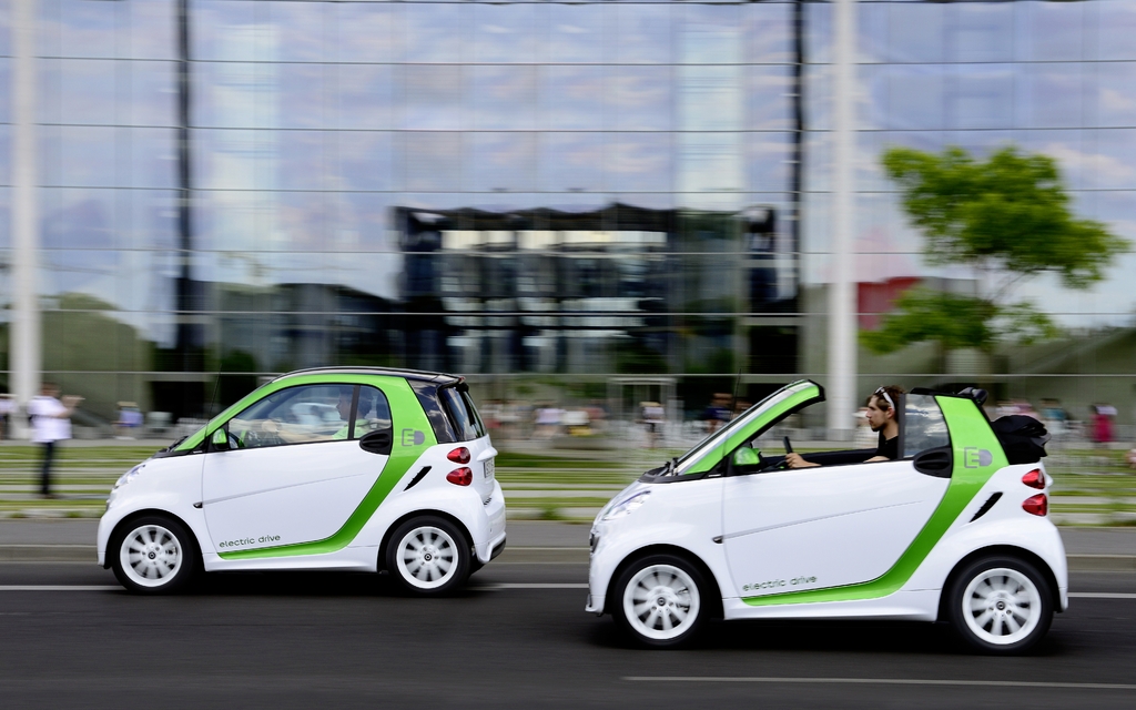 2013 smart electric coupe and cabrio in the streets of Berlin