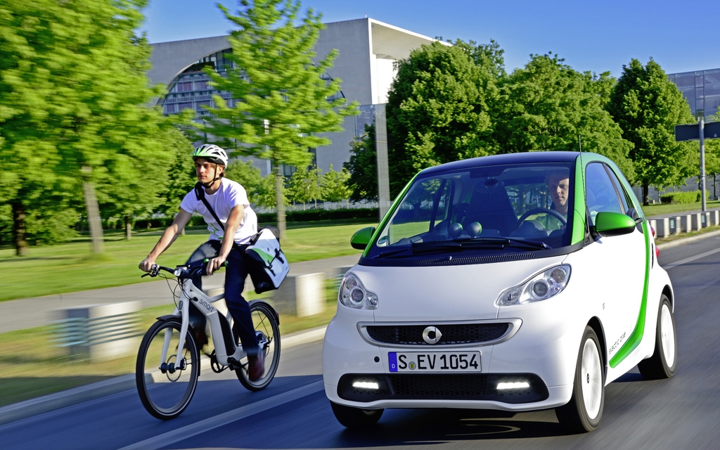 The electric smart ebike and the 2013 smart electric drive 2013 in Berlin