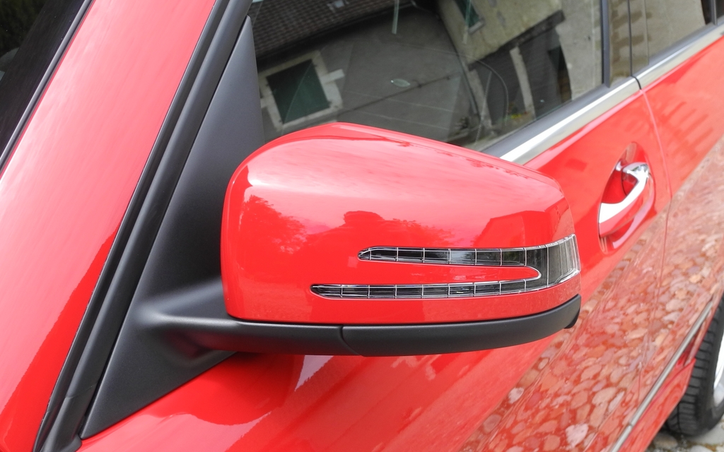 The exterior rearview mirrors are aerodynamically-shaped.