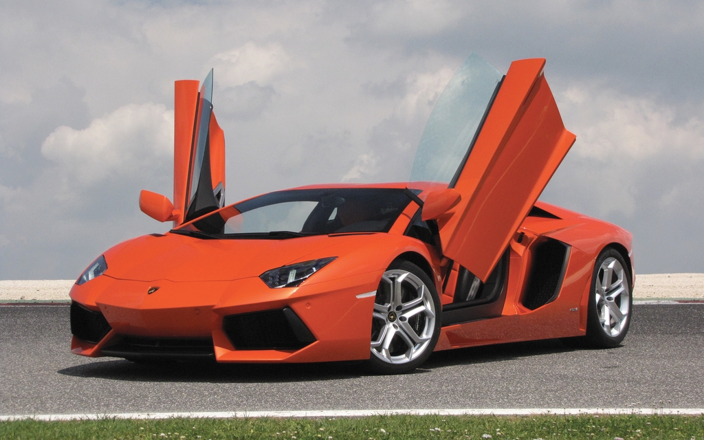 Lamborghini Aventador LP 700-4
